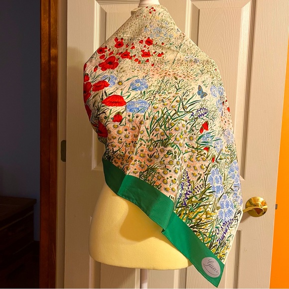 Gucci Silk Floral Print Large Scarf - Picture 12 of 12
